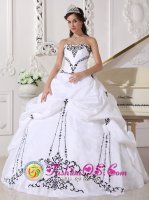 Emden Germany Embroidery Over Skirt and Pick-ups For Quinceaners Dress With Sweetheart Gown