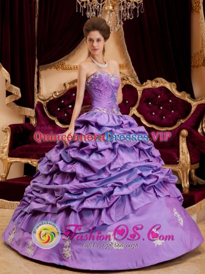 Littleover Derbyshire Appliques And Pick-ups Decorate Luxurious Lavender For Sweetheart Taffeta Ball Gown Quinceanera - Click Image to Close