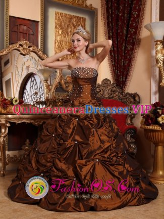 Atlantico colombia Princess Sweetheart Neckline Taffeta Beaded Quinceanera Dress With Pick-ups Decorate