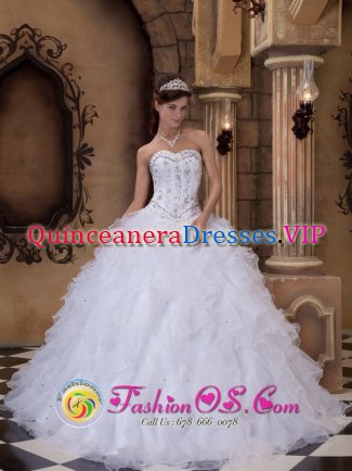 Montreuil France Embroidery With Beading Ruffles White Sweetheart Ball Gown Quinceanera Dress For Floor-length