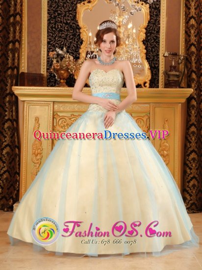 Elegant Beading Light Yellow Quinceanera Dress For Bethany Beach Delaware/ DE Sweetheart Satin and Organza A-line Gowns - Click Image to Close