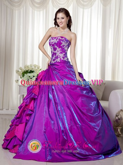 Missoula Montana/MT Fashionable Purple Strapless Taffeta Appliques Decorate Quinceanera Dress - Click Image to Close