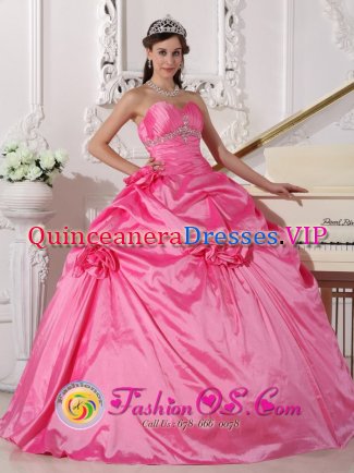 Guilford Connecticut/CT Beading and Flowers Decorate Modest Hot Pink Quinceanera Dress With Sweetheart Neckline