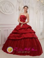 Chugiak Alaska/AK Dramatic Ruffles Decorate Wine Red Quinceanera Dress