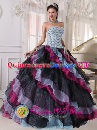 Flandreau South Dakota/SD Beautiful layers Multi-color Quinceanera Dress Appliques With Beading For Fall Strapless Organza Ball Gown