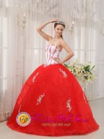 White and Red Gorgeous Quinceanera Dress With Sweetheart Taffeta and Organza Appliques Decorate In Sun City AZ　(SKU QDZY548y-7BIZ)