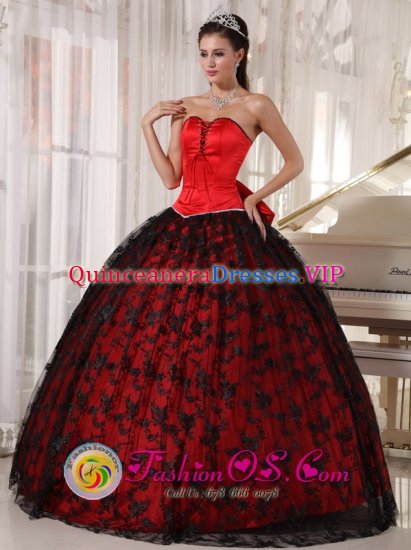 Freeport Maine/ME Gorgeous Red Quinceanera Dress Lace and Bowknot Decorate Bodice Sweetheart Tulle and Taffeta Ball Gown - Click Image to Close