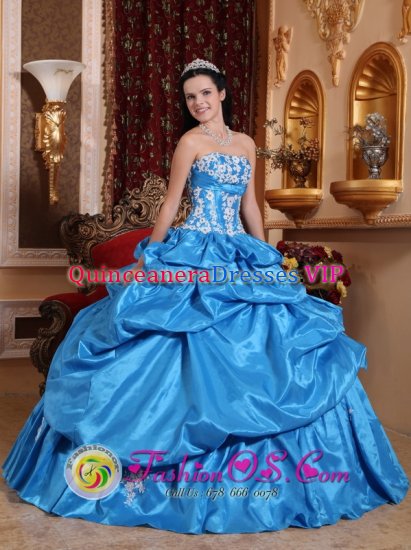 Clarksburg Maryland/MD Gorgeous Sky Blue Ball Gown Pick-ups Sweet 16 Dress With Appliques Decorate Bust Taffeta - Click Image to Close