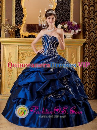 Appliques Decorate Modest Navy Blue Sweetheart Quinceanera Dress For in Wetumpka Alabama/AL Taffeta and Ball Gown